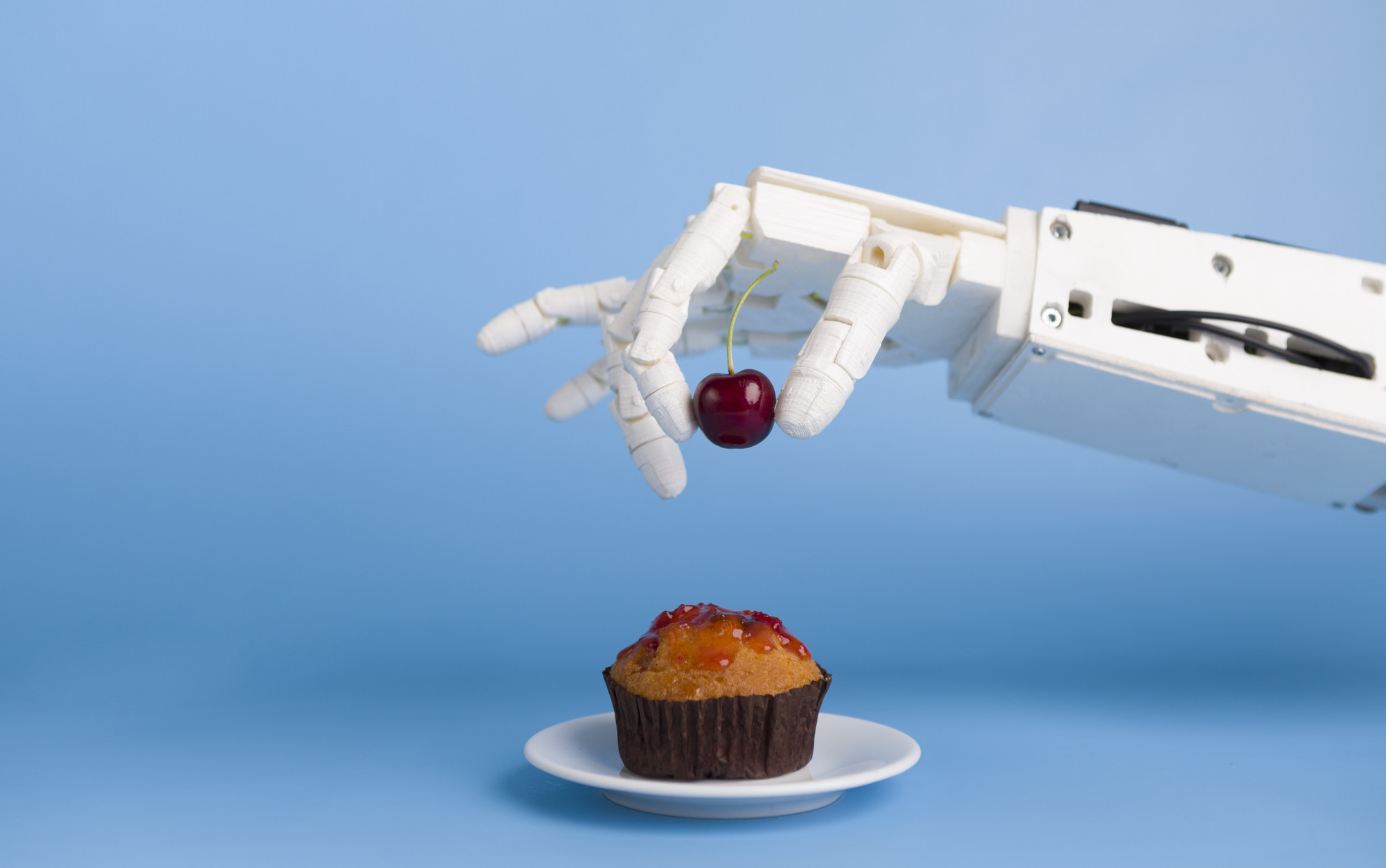 Машины наступают: как сегодня в ресторанах используют роботов