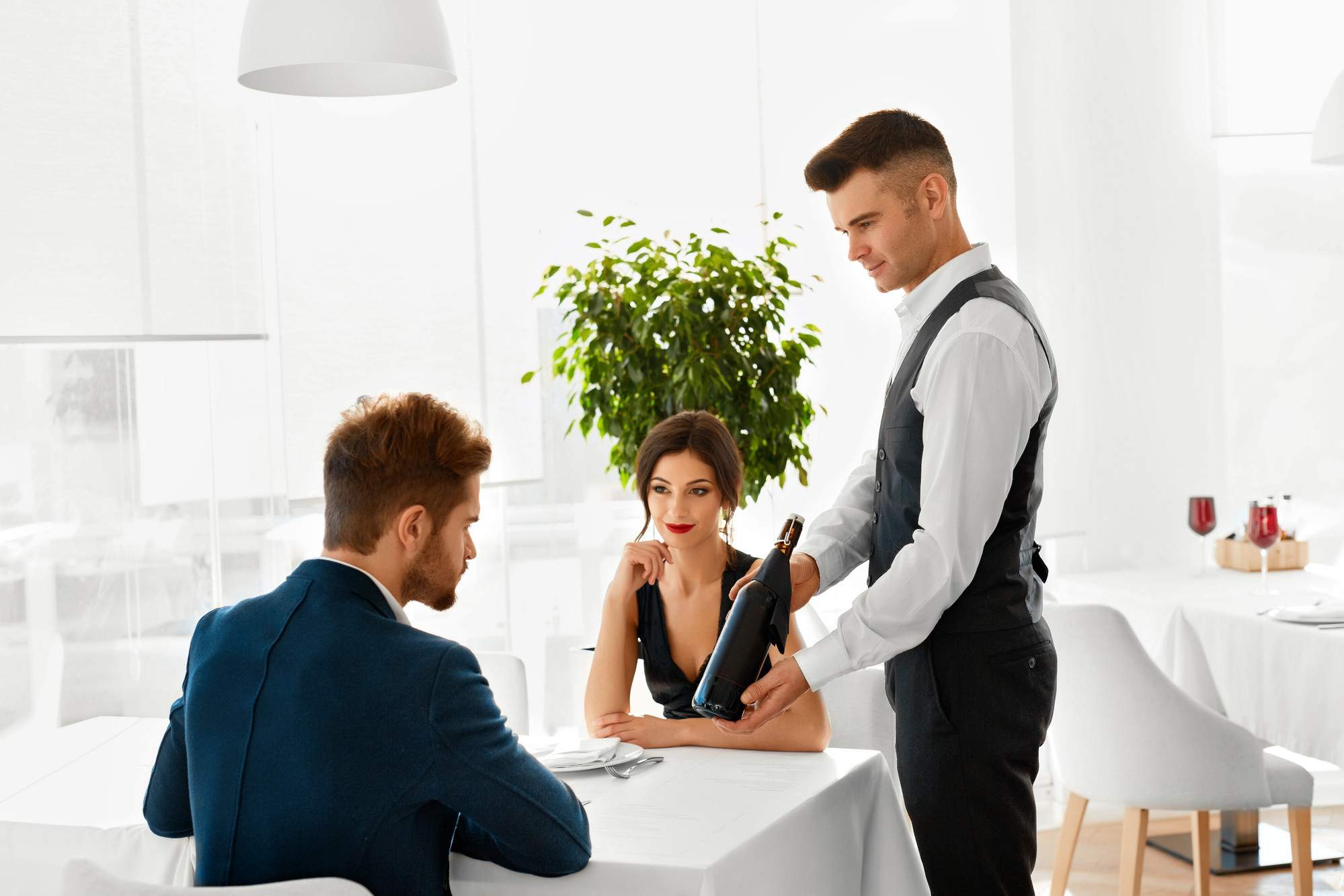 Вино как работа: 7 интересных фактов о профессии сомелье