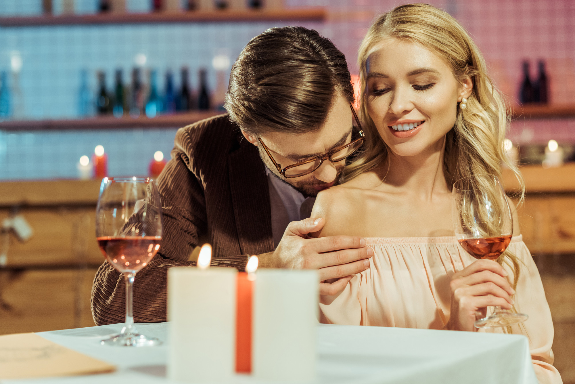 10 ошибок, которые превратят романтический ужин в кошмар