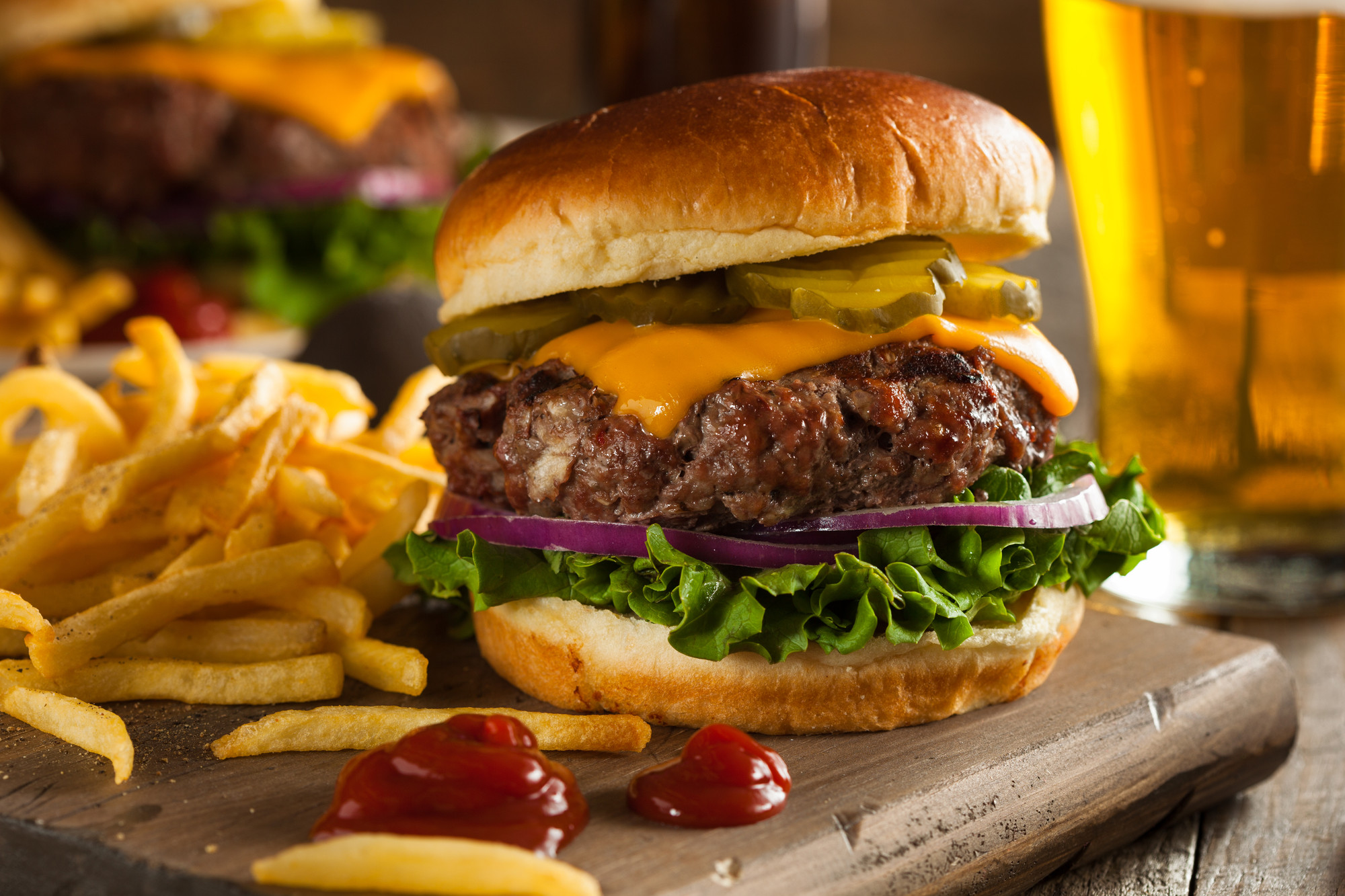 Ожирение заказывали? 7 опасно калорийных блюд в меню ресторанов
