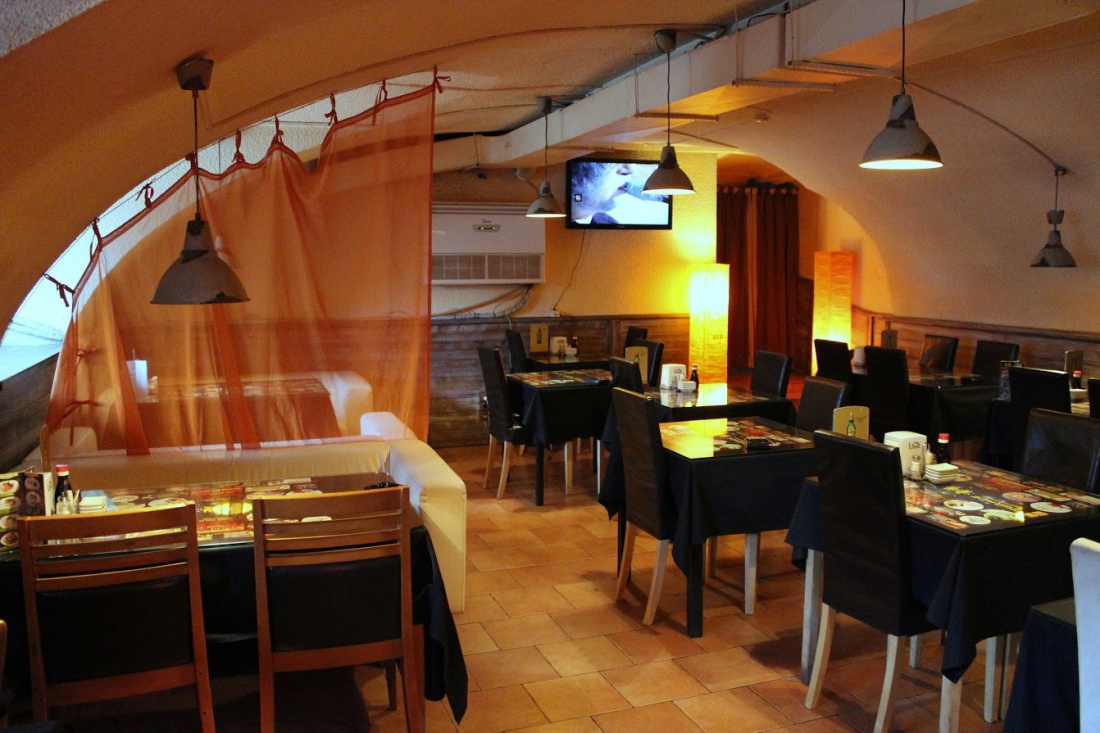 И то да се. Тодасе бар. Ресторан то да се. И то да се. То да се на тверской.