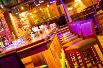 Где попробовать отличный стейк и лучший коктейль по демократичной цене