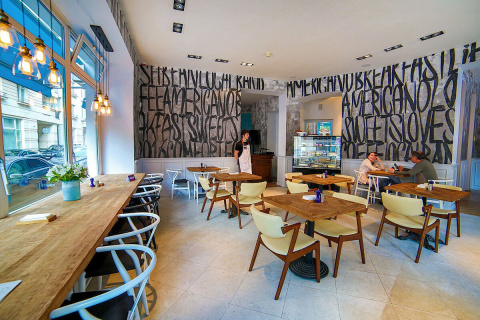 Americano Black Coffee & Food