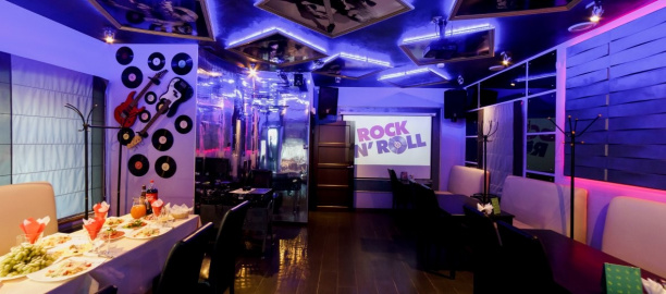 Кафе Rок Rолл и Пельмени на метро Горьковская