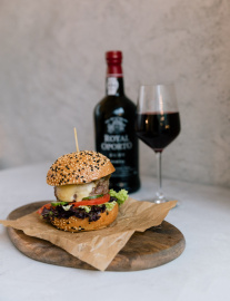 Винный бар TeRкA wine & kitchen