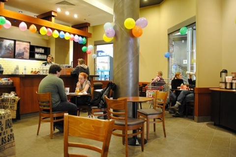 Кофейня Starbucks в ТЦ Город