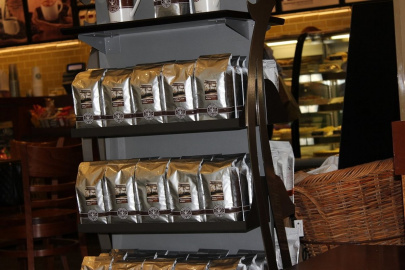 Кофейня Starbucks на метро Университет