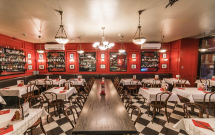 Кафе-бар Жан-Жак на Верхней Радищевской улице