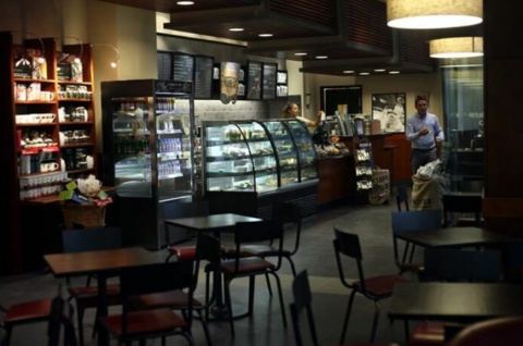 Кофейня Starbucks на улице Правды