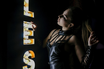 Стриптиз-клуб Burlesque