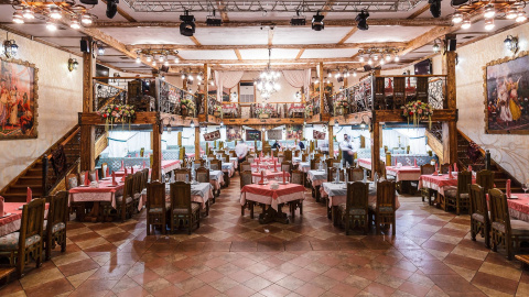 Бакинский дворик на Русаковской