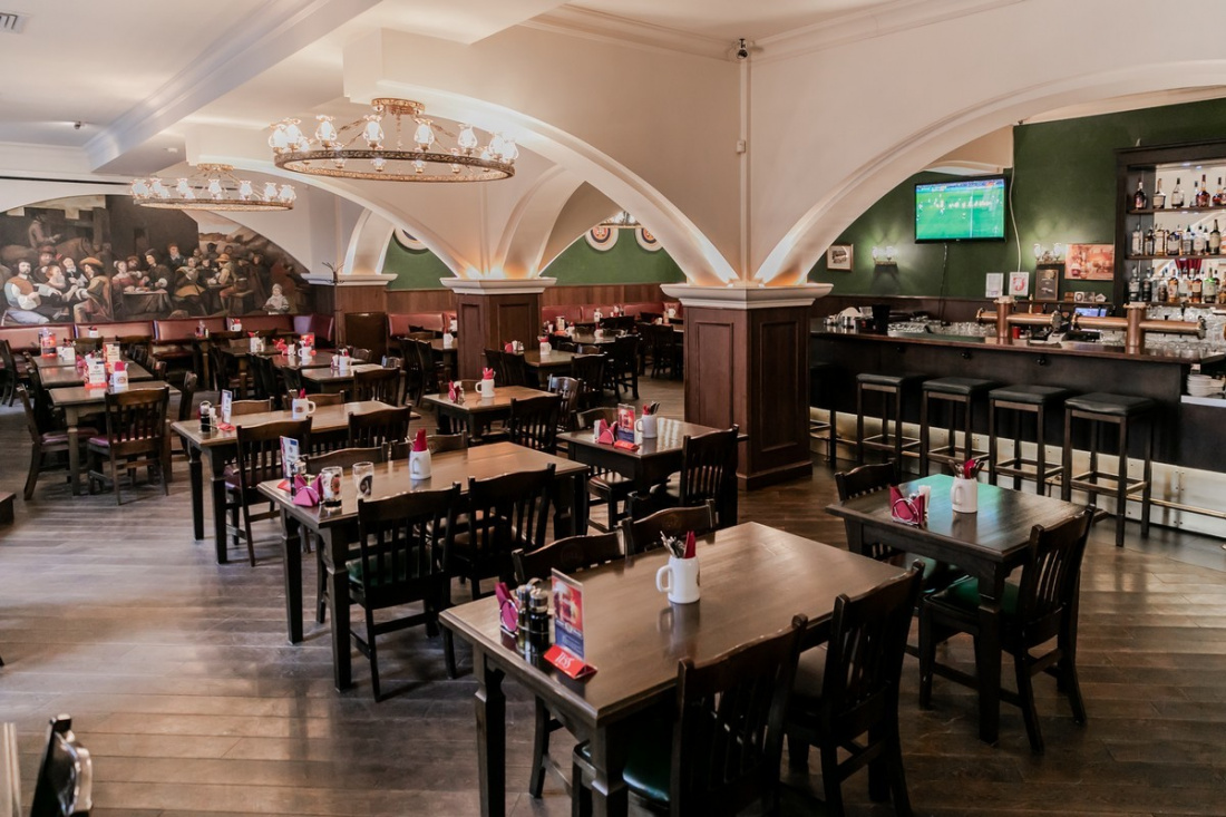 Пивной дом. Бар g&m Brauhaus. Браухаус на Менделеевской. Brauhaus g m на Менделеевской. Пивной дом Brauhaus g&m.
