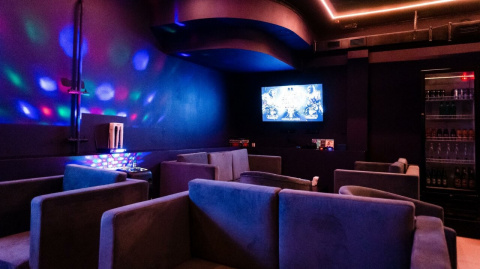 Лаунж-бар Свои Lounge