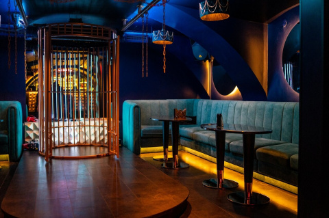 Бар От заката до рассвета на Невском проспекте