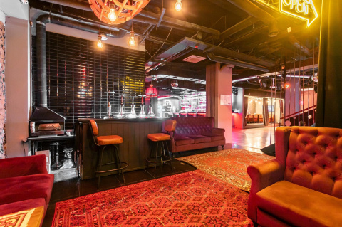 Центр паровых коктейлей Twenty One Club