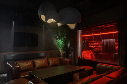 Стриптиз-клуб Auf