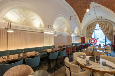 СПЛЕТНИ БАР by Anna Asti